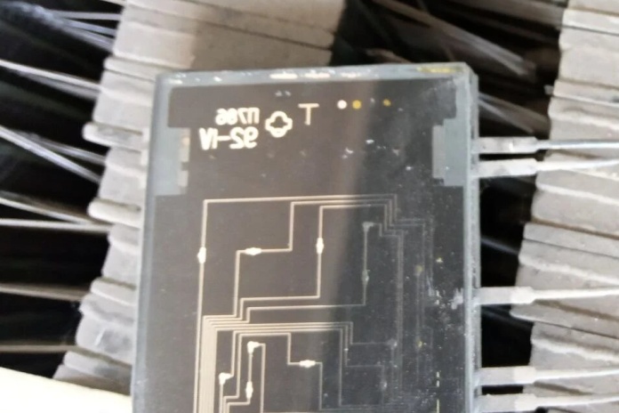 786
