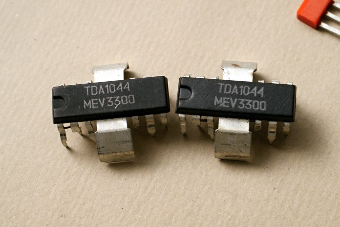 ���������� TDA1044